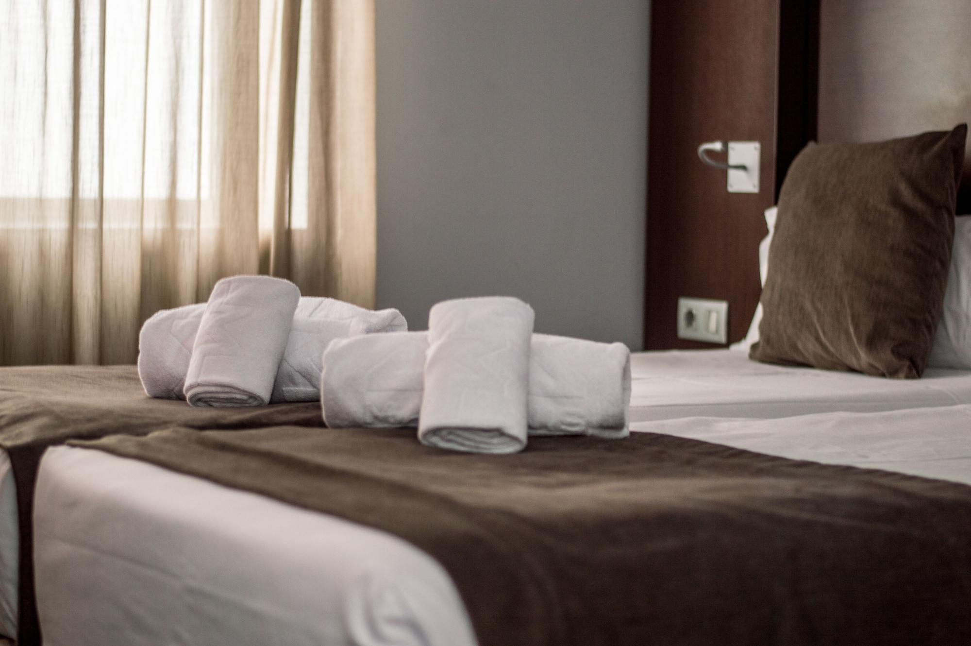 Hotel Madanis Liceo โอสปิตาเล็ต เดอ โยเบรกัต ภายนอก รูปภาพ