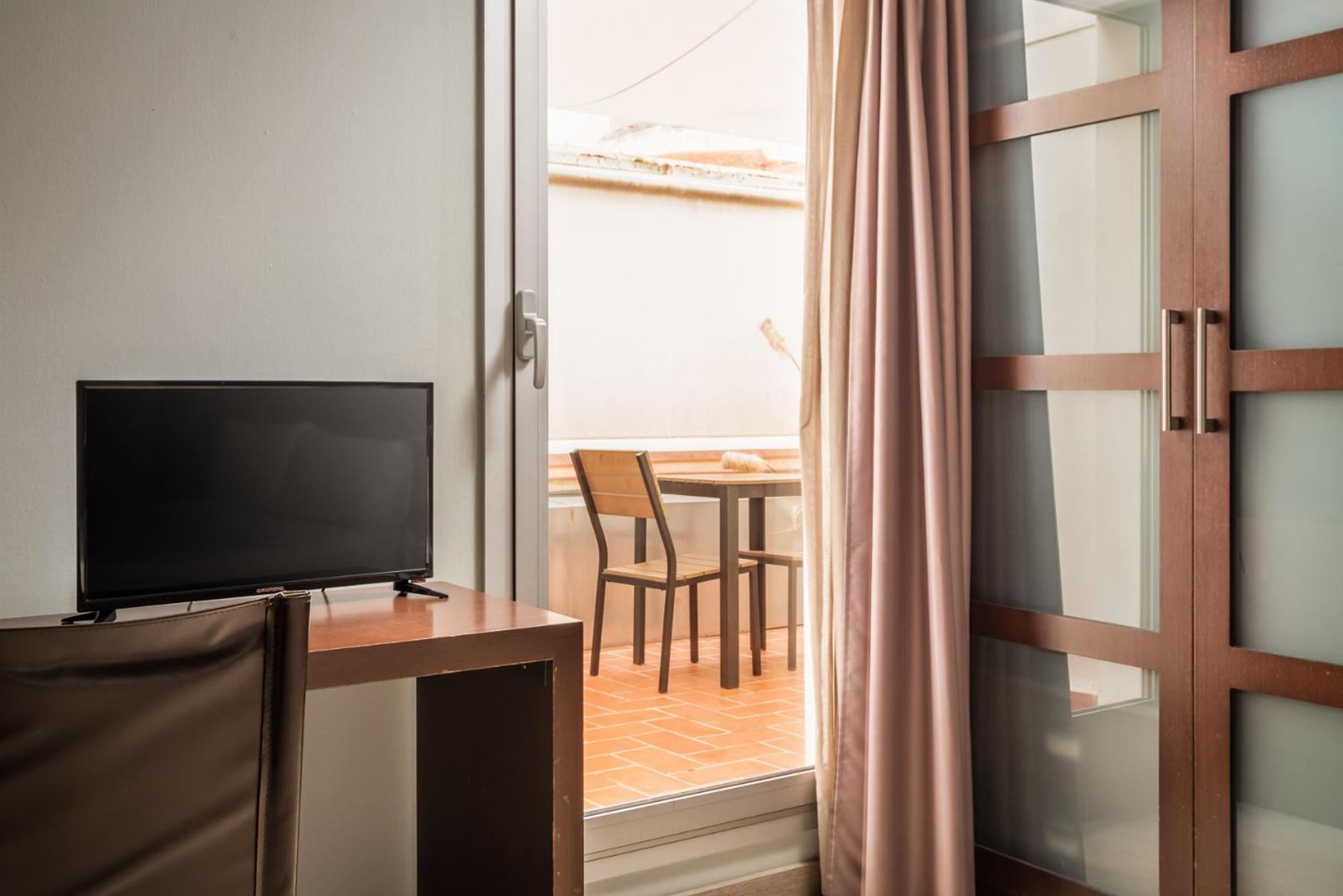 Hotel Madanis Liceo โอสปิตาเล็ต เดอ โยเบรกัต ภายนอก รูปภาพ