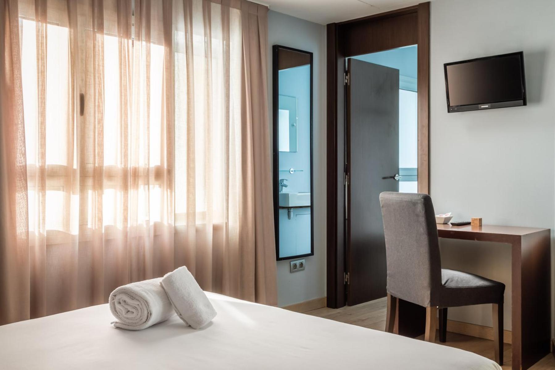 Hotel Madanis Liceo โอสปิตาเล็ต เดอ โยเบรกัต ภายนอก รูปภาพ