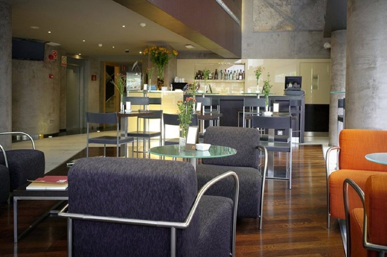 Hotel Madanis Liceo โอสปิตาเล็ต เดอ โยเบรกัต ภายนอก รูปภาพ